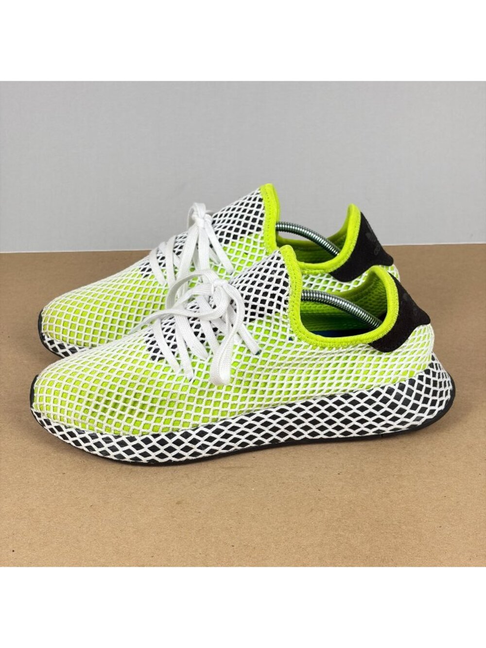 Adidas Deerupt Mesh Athletic Shoes Mens 8.5 Green White Blue Breathable Low Top